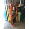 Image 1 : 20 TON HYDRAULIC SHOP PRESS