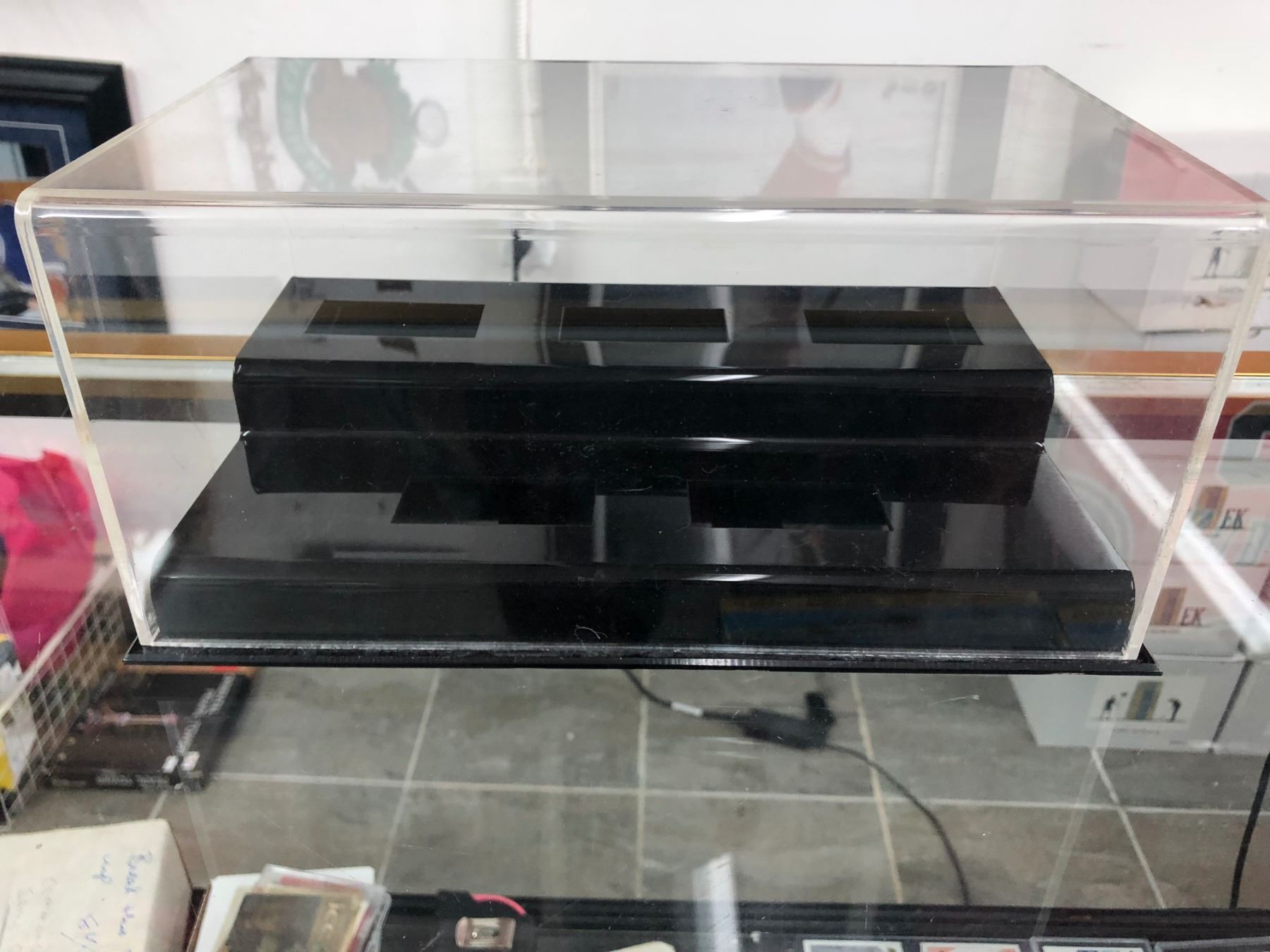 Acrylic Hockey Puck Display Case ( Holds 5 Pucks)