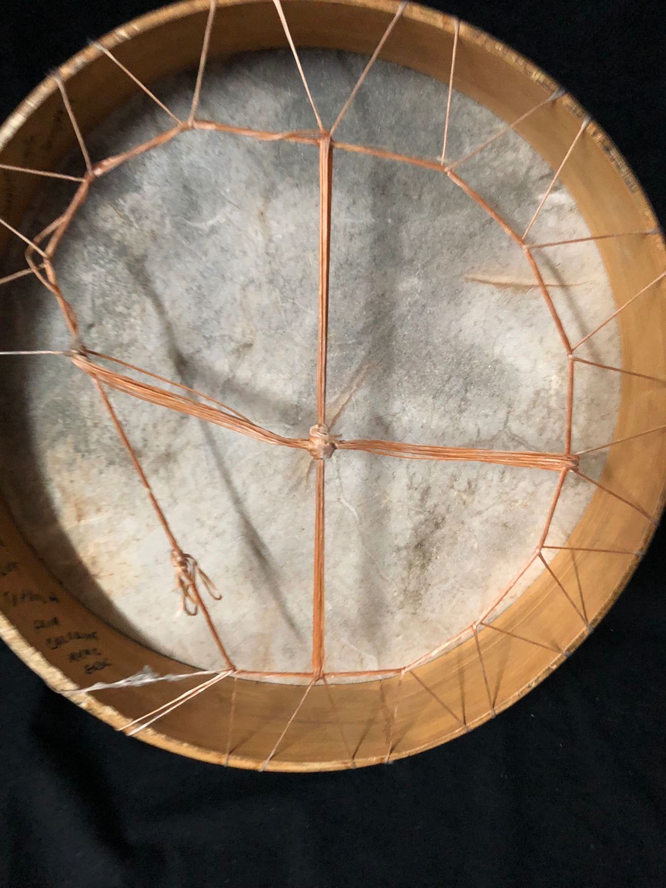 NATIVE AMERICAN HAND DRUM