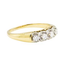 0.20 ctw Diamond Ring - 14KT Yellow Gold