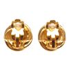 Image 2 : Chanel Gold Round CC Swirl Vintage Clip On Earrings