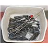 Image 1 : BIN OF ASSORTED DRILL BITS.