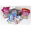 Image 1 : FLAT OF ASSORTED CANDIES AND BARS