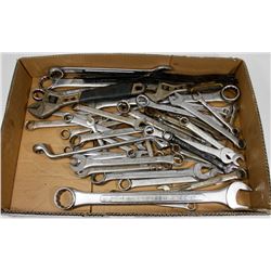 LARGE FLAT FULL OF COMBINATION