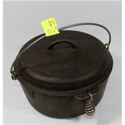 FINDLAY # 8 CAST IRON DUTCH OVEN. MADE IN CANADA.