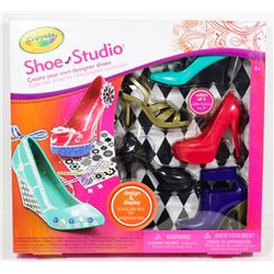 NEW CRAYOLA SHOE STUDIO CRAFT KIT