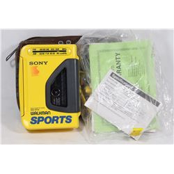 ORIGINAL SONY SPORTS WALKMAN IN CASE WORKING.
