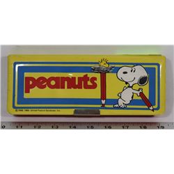 1965 "PEANUTS" PENCIL CASE.