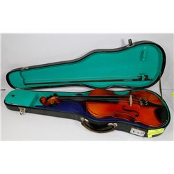 NO NAME VIOLIN COMES WITH BOW. MISSING ONE STRING