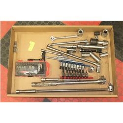 LARGE FLAT OF RATCHET & SOCKET TOOLS
