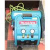 Image 1 : MAKITA 2.5HP 4.2 GALLON AIR COMPRESSOR WITH HOSE.
