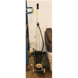 AIR HYDRAULIC SERVICE JACK. 3 TON CAPACITY.