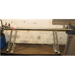 THULE ALUMINUM TRUCK RACK WITH HARDWARE.