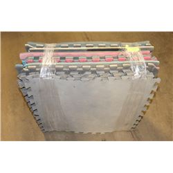 BUNDLE OF 17 SQUARE INTERLOCKING PADS -