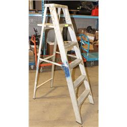 6FT ALUMINUM STEP LADDER