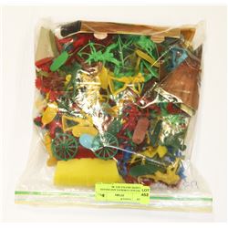 VINTAGE COWBOYS AND INDIANS PLASTIC BATTLE SET. 80