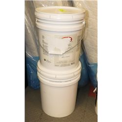 LOT OF 2 WHITE 18.55 LITRE CEILING PAINT PLAFOND