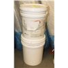Image 1 : LOT OF 2 WHITE 18.55 LITRE CEILING PAINT PLAFOND
