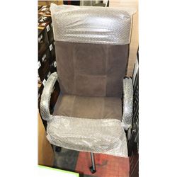 NEW FABRIC CHROME HYDRAULIC LIFT OFFICE CHAIR