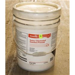 5 GALLON PAIL OF SUMA CHLORINATED S/S PRESOAK