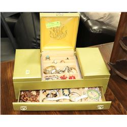 1960S GOLD JEWELLERY BOX INCL LADIES SEIKO