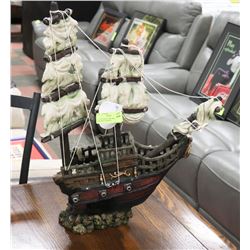 23" TALL PIRATE SHIP WRECK ORNAMENT FOR FISH