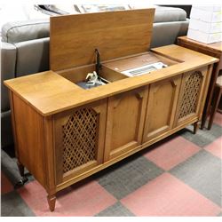 FLEETWOOD RECORD PLAYER IN CABINET.