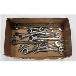 BOX OF SAE AND METRIC RATCHET