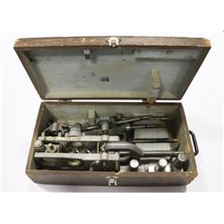 WOOD BOX W/CARPENTER'S PROFESSIONAL