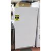 Image 1 : FRIGIDAIRE UPRIGHT FREEZER.