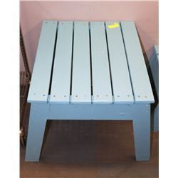 UTILITY TABLE, 25"X23.5"X23.5".