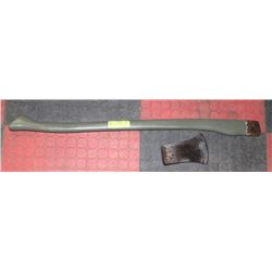 LONG HANDLE CHOPPING AXE.