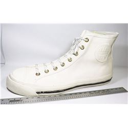 LARGE STORE DISPLAY CONVERSE STYLE SHOE