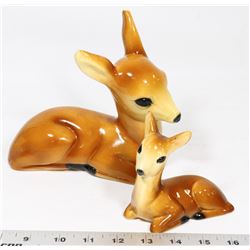 VINTAGE ROCKALITE CHALKWARE DEER AND FAWN SET.
