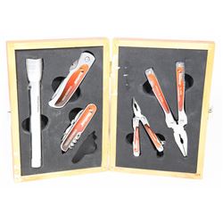 POCKET KNIFE AND MULTI TOOL SET.