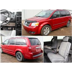 FEATURED 2008 DODGE CARAVAN