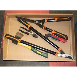 BOX W/COMPREHENSIVE GARDENER'S