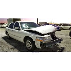 2005 - MERCURY GRAND MARQUIS // SALVAGE TITLE