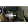 Image 2 : BOX OF FLASHLIGHTS