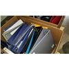 Image 2 : 2 BOXES OF BINDERS