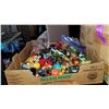 Image 1 : TRAY OF VINTAGE TOYS