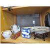 Image 1 : SHELF LOT OF EASTERN COLLECTIBLES AND COLLECTOR PLATES ETC