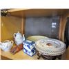 Image 2 : SHELF LOT OF EASTERN COLLECTIBLES AND COLLECTOR PLATES ETC