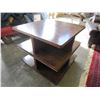Image 2 : FLOOR MODEL ASHLEY MULTI TIER SQUARE MODERN ENDTABLE, RETAIL $699