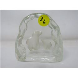 GLASS PAPER WEIGHT (POLAR BEARS)