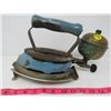 Image 1 : STEAM SAD IRON W/RESTING PLATE