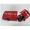 Image 2 : DIE CAST METAL COIN BANK (COLLECTORS SERIES 13, 1949 WHITE TILT CAB TANK TRUCK) *N.O.S. TEXACO, LOCK