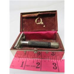 SAFETY RAZOR (EVER READY) *WITH ORIGINAL CASE*