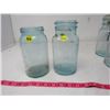 Image 2 : 4 QUART (2 PERFECT, BOYD & MASON) * 1 HAS GLASS LID 1 HAS CERAMIC LID*
