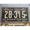 Image 2 : LOT OF 2 *1951, 1952 SASK LICENSE PLATES